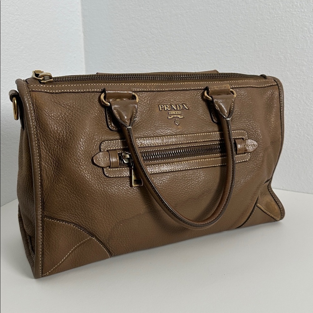💯Authentic Prada Leather Handbag🍀 - Picture 14 of 17